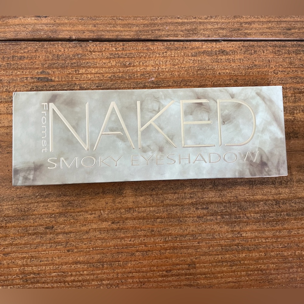 Naked Smoky Eyeshadow palette